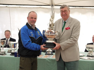 Andy Meyers receives the Bennett Memorial Cup